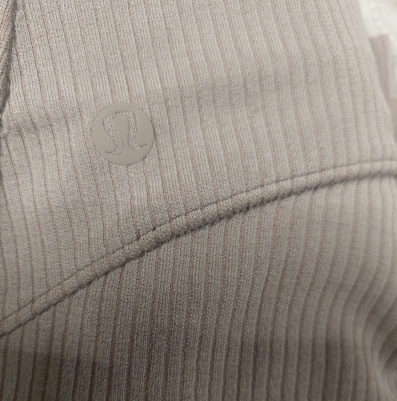 Lululemon Athletica Softstreme Brown Cropped Pants - Picture 7 of 7